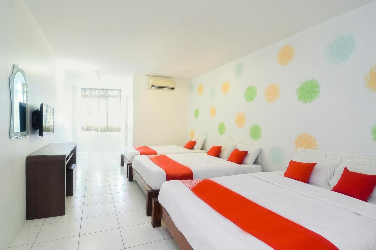 Oyo 44034 Furama Lodging House Kuching Exterior foto