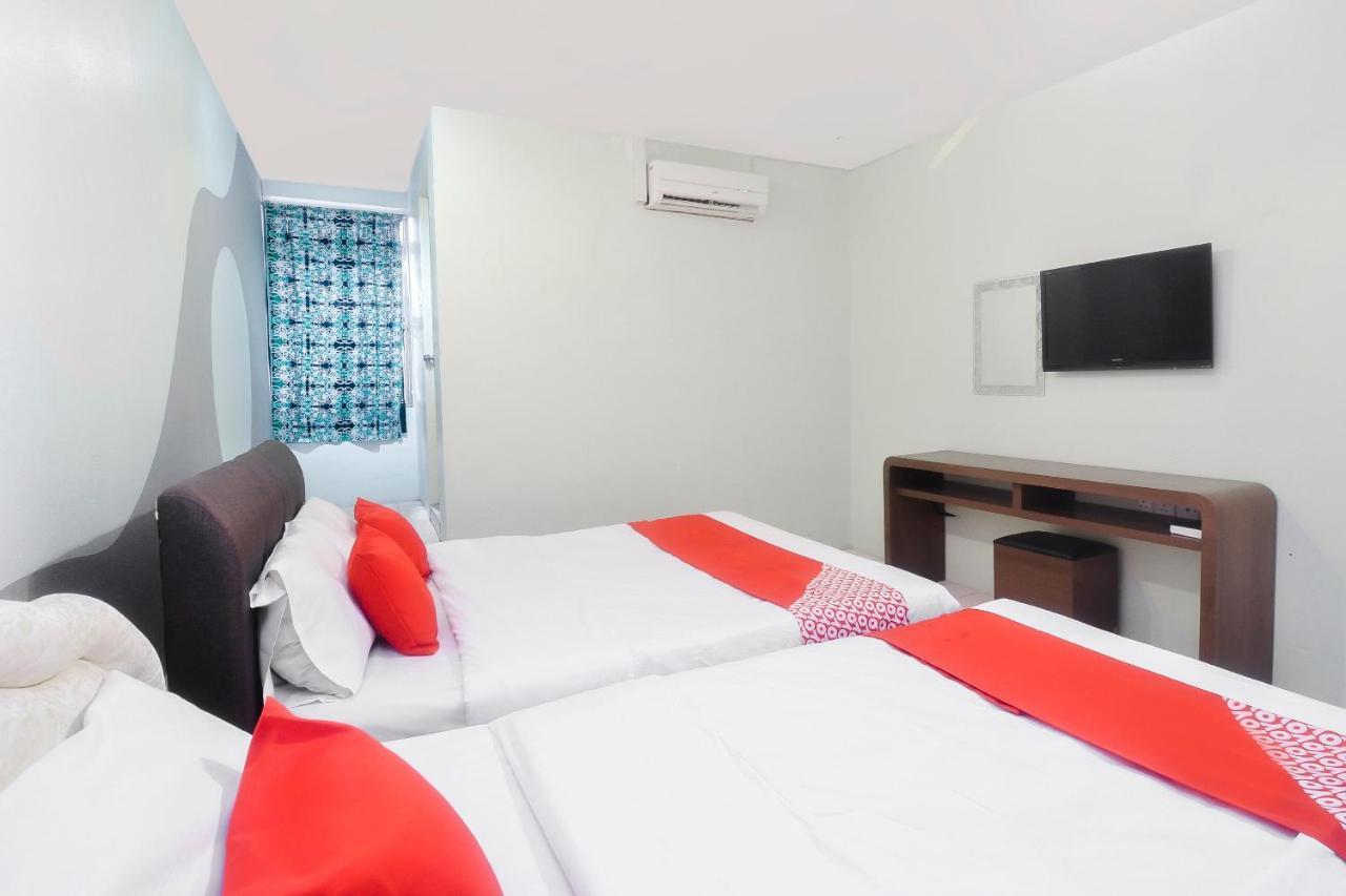 Oyo 44034 Furama Lodging House Kuching Exterior foto