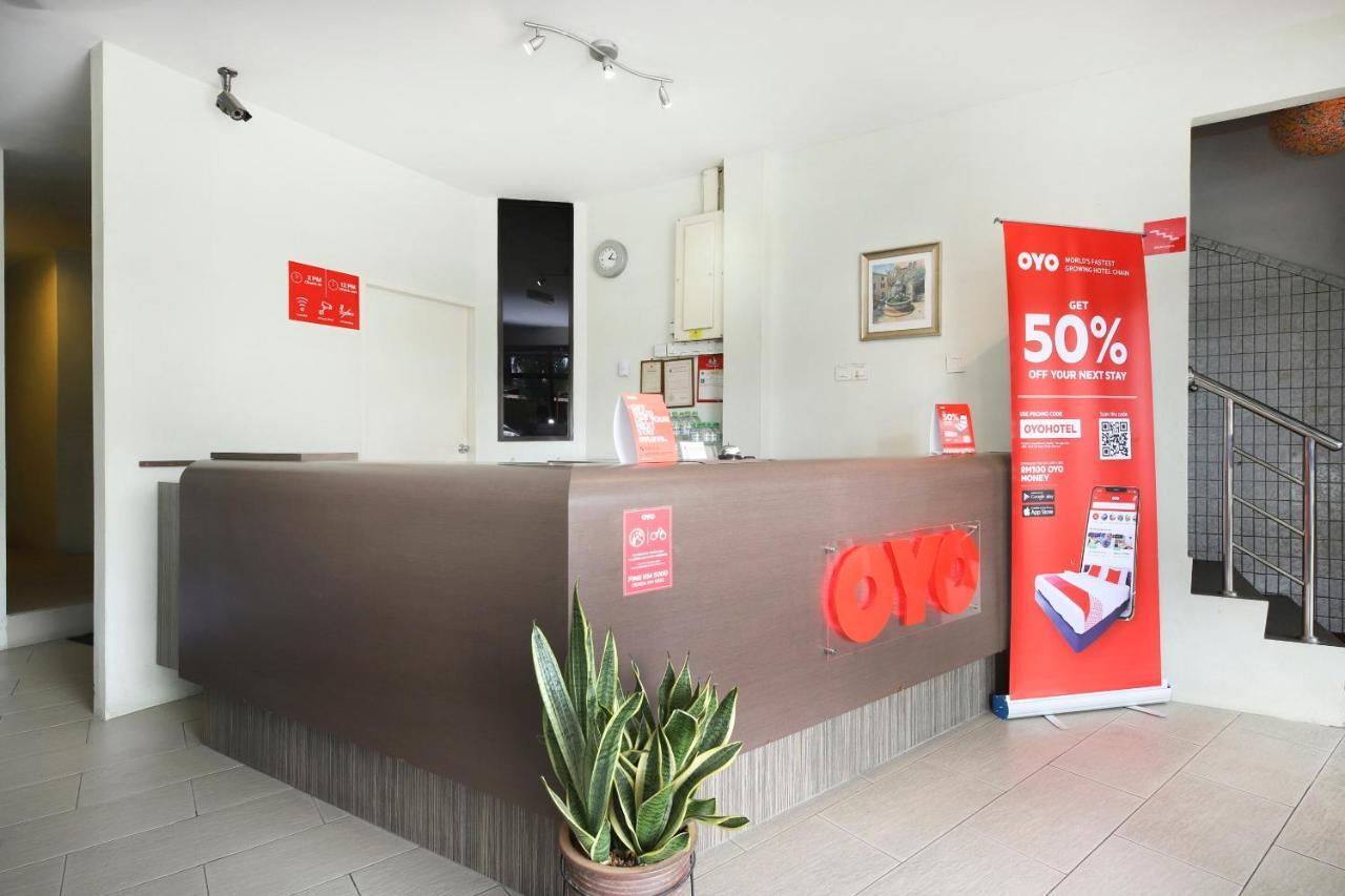 Oyo 44034 Furama Lodging House Kuching Exterior foto